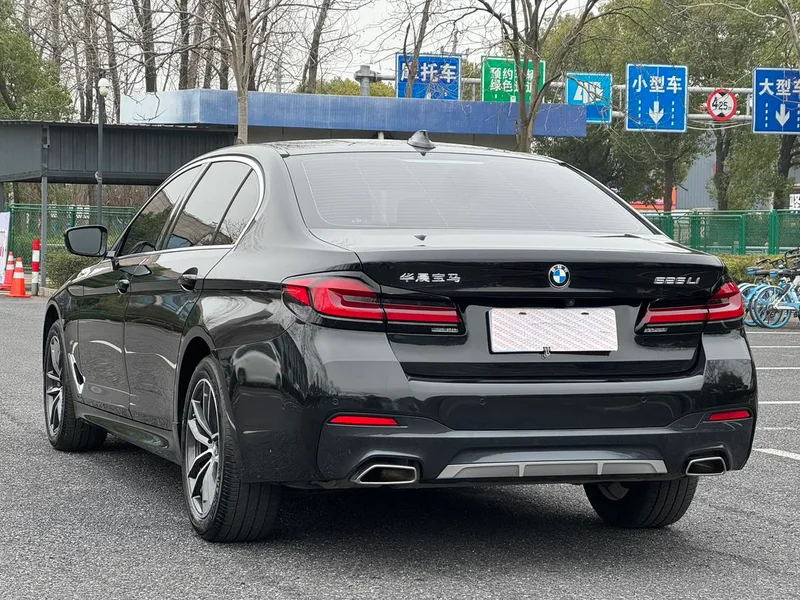 BMW 5 Series 2022 Second change 525Li M Sports suit exterior photo 3 BMW 5 Series 2022 Second change 525Li M Sports suit exterior photo 3