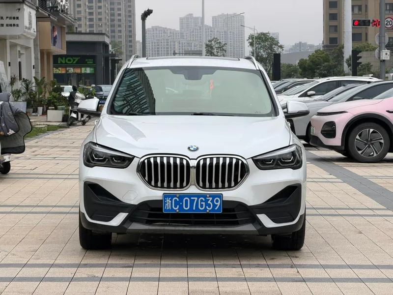 BMW X1 2021 sDrive25Li Leading Type exterior photo 2 BMW X1 2021 sDrive25Li Leading Type exterior photo 2