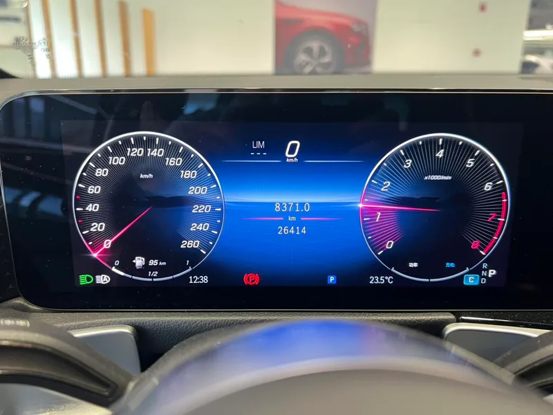 Mercedes-Benz GLB 2024 GLB 220 Fashionable interior photo 14 Mercedes-Benz GLB 2024 GLB 220 Fashionable interior photo 14
