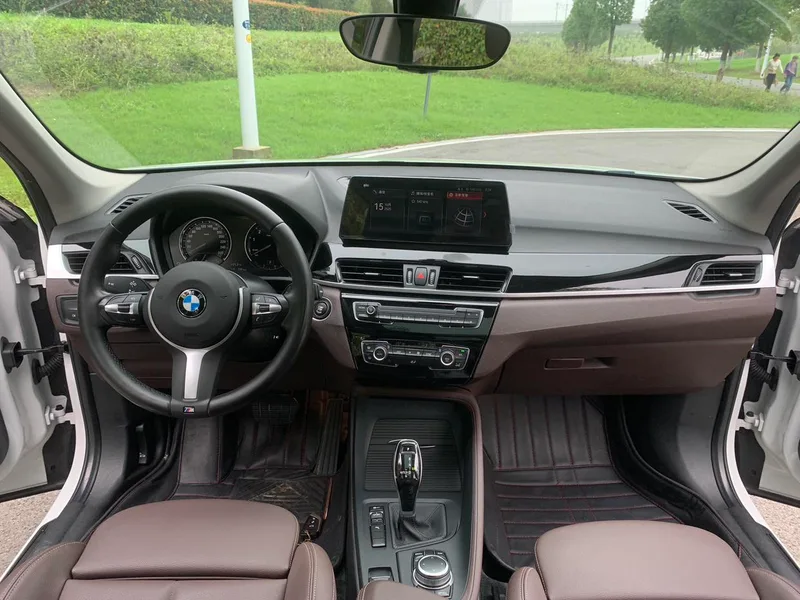 BMW X1 2022 sDrive25Li Leading Type interior photo 9 BMW X1 2022 sDrive25Li Leading Type interior photo 9