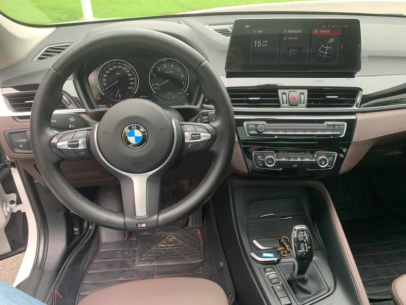 BMW X1 2022 sDrive25Li Leading Type interior photo 14 BMW X1 2022 sDrive25Li Leading Type interior photo 14
