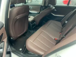BMW 3 Series 2023 325i M Sports suit interior photo 8 BMW 3 Series 2023 325i M Sports suit interior photo 8