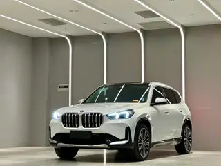 BMW X1 2023 xDrive25Li X Traje de diseño exterior foto 1 BMW X1 2023 xDrive25Li X Traje de diseño exterior foto 1