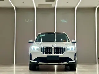 BMW X1 2023 xDrive25Li X Traje de diseño exterior foto 2 BMW X1 2023 xDrive25Li X Traje de diseño exterior foto 2
