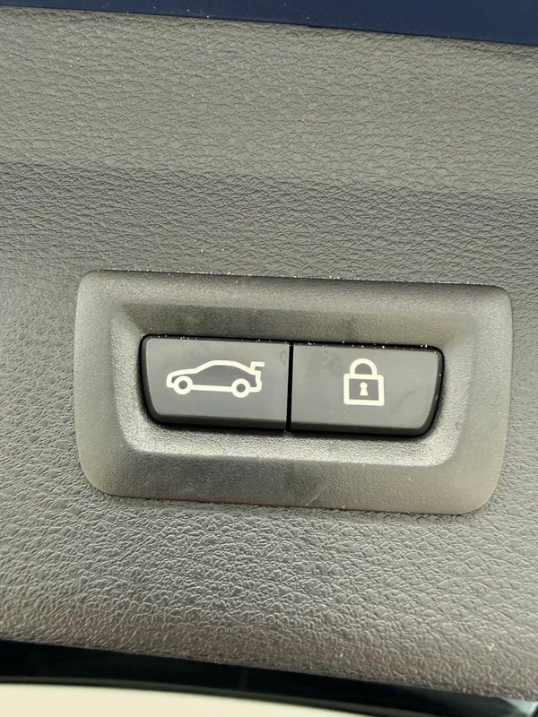 BMW X1 2022 sDrive25Li Leading Type interior photo 17