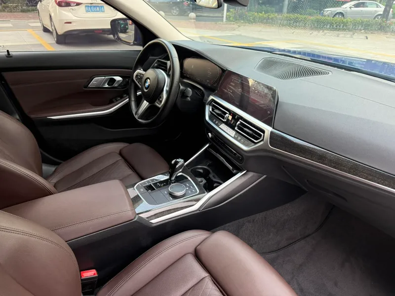 BMW 3 Series 2022 325Li M Sports suit interior photo 19 BMW 3 Series 2022 325Li M Sports suit interior photo 19