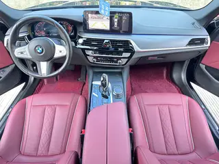 BMW 5 Series 2023 530Li Leader M Ensemble de sport intérieur photo 11 BMW 5 Series 2023 530Li Leader M Ensemble de sport intérieur photo 11