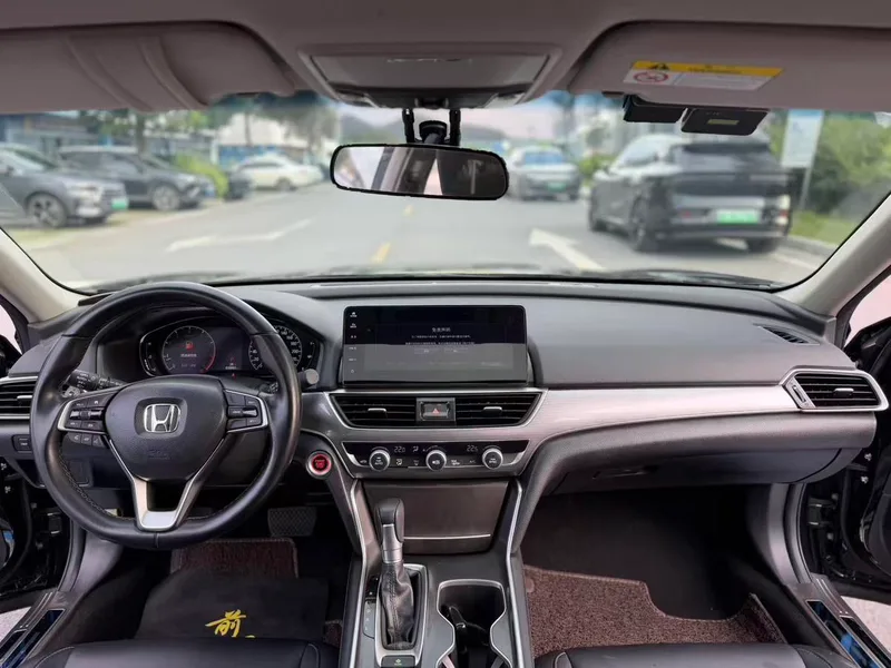 Honda Accord 2022 260TURBO Luxury Edition interior photo 10 Honda Accord 2022 260TURBO Luxury Edition interior photo 10