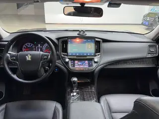 Toyota Crown 2015 2.5L Smart Edition interior photo 11 Toyota Crown 2015 2.5L Smart Edition interior photo 11