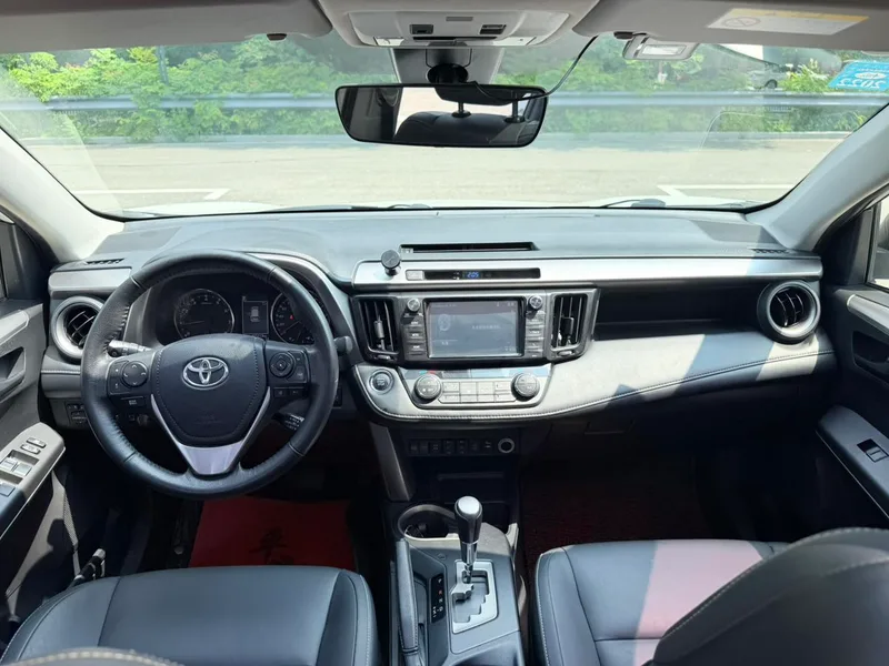 Toyota RAV4 2018 2.5L Automatic four-wheel drive elite i version interior photo 11