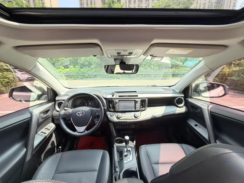 Toyota RAV4 2018 2.5L Automatic four-wheel drive elite i version interior photo 15