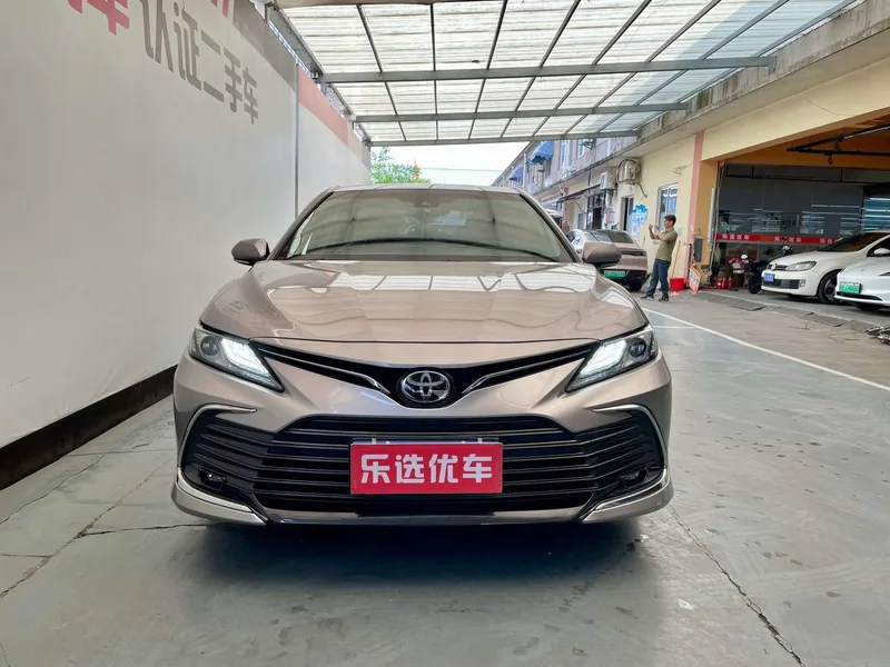 Toyota Camry 2021 2.0G Edición de lujo exterior foto 2 Toyota Camry 2021 2.0G Edición de lujo exterior foto 2