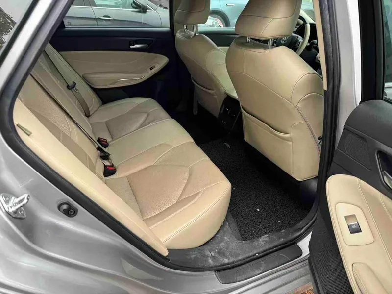 Toyota Avalon 2021 2.5L Version de luxe extérieur photo 6 Toyota Avalon 2021 2.5L Version de luxe extérieur photo 6