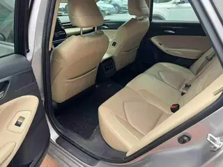 Toyota Avalon 2021 2.5L Version de luxe intérieur photo 7 Toyota Avalon 2021 2.5L Version de luxe intérieur photo 7