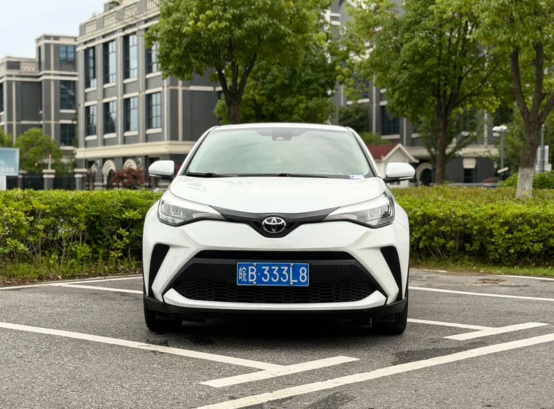 Toyota C-HR 2022 2.0L Leading Edition exterior photo 2 Toyota C-HR 2022 2.0L Leading Edition exterior photo 2