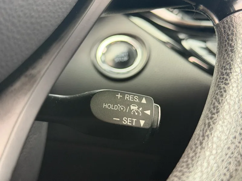 Toyota C-HR 2022 2.0L Leading Edition interior photo 9 Toyota C-HR 2022 2.0L Leading Edition interior photo 9