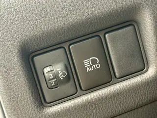 Toyota C-HR 2022 2.0L Leading Edition interior photo 10 Toyota C-HR 2022 2.0L Leading Edition interior photo 10