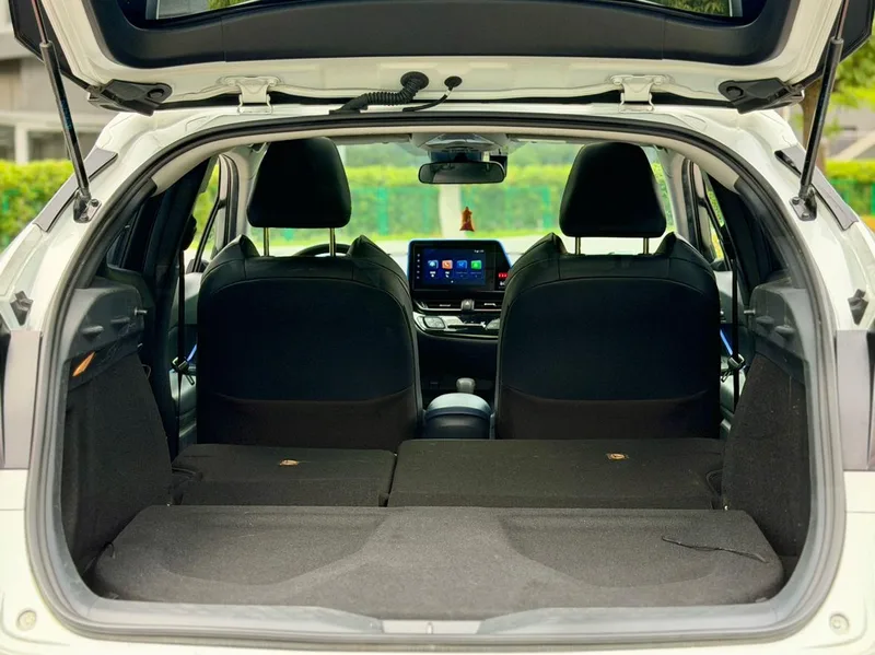 Toyota C-HR 2022 2.0L Leading Edition interior photo 14 Toyota C-HR 2022 2.0L Leading Edition interior photo 14