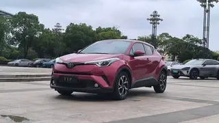 Toyota C-HR 2020 2.0L Version leader extérieur photo 1 Toyota C-HR 2020 2.0L Version leader extérieur photo 1