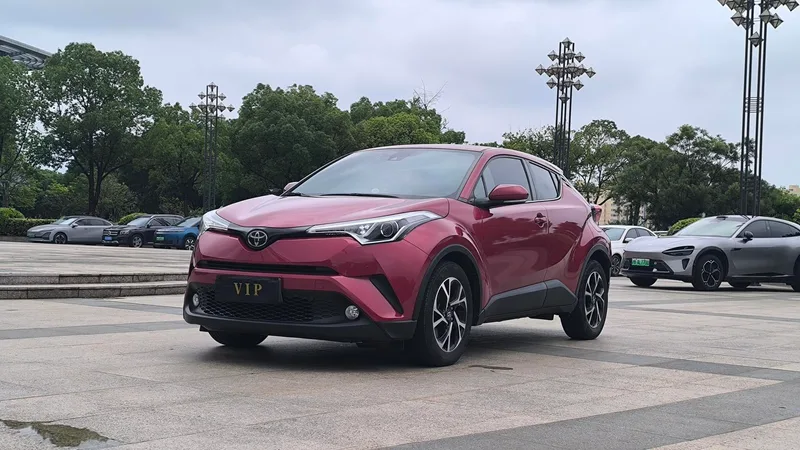 Toyota C-HR 2020 2.0L Version leader extérieur photo 1 Toyota C-HR 2020 2.0L Version leader extérieur photo 1