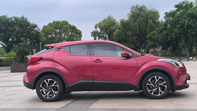 Toyota C-HR 2020 2.0L Version leader extérieur photo 4 Toyota C-HR 2020 2.0L Version leader extérieur photo 4