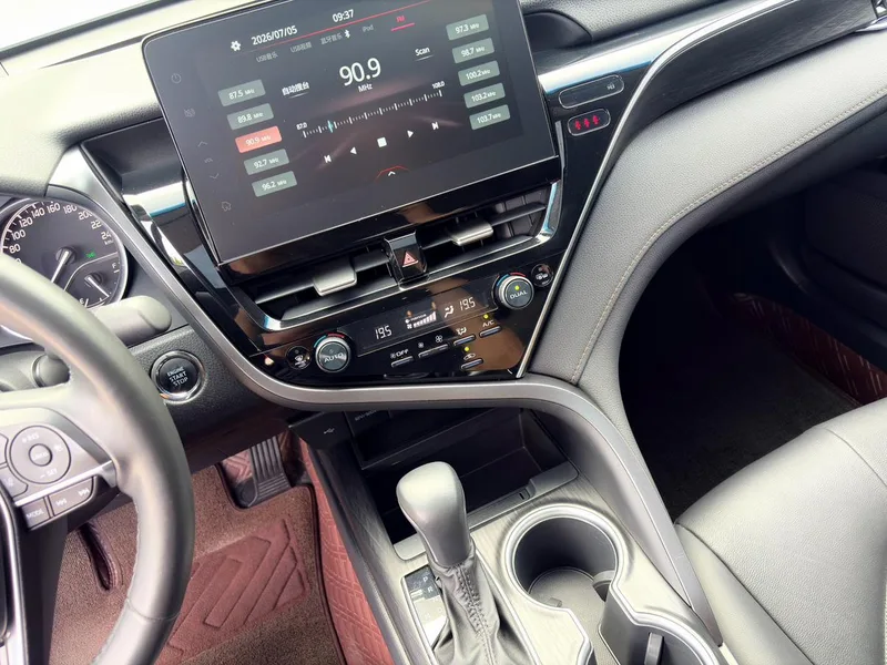 Toyota Camry 2021 2.0G Luxury Edition interior photo 9 Toyota Camry 2021 2.0G Luxury Edition interior photo 9