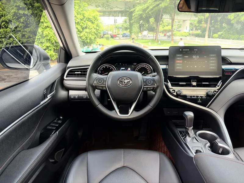 Toyota Camry 2021 2.0G Luxury Edition interior photo 14 Toyota Camry 2021 2.0G Luxury Edition interior photo 14