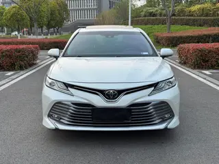 Toyota Camry 2021 2.0G Роскошная версия экстерьер фото 2