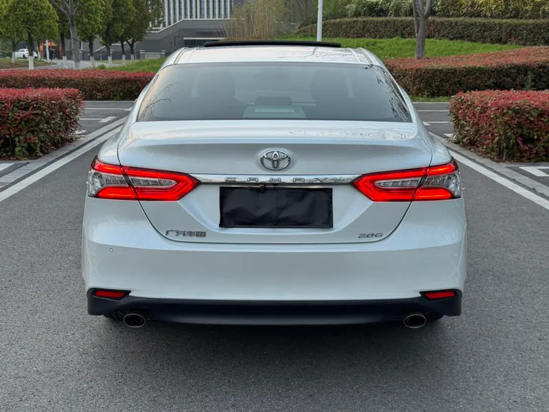 Toyota Camry 2021 2.0G Роскошная версия экстерьер фото 4