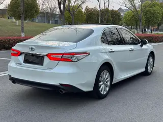 Toyota Camry 2021 2.0G Роскошная версия экстерьер фото 6