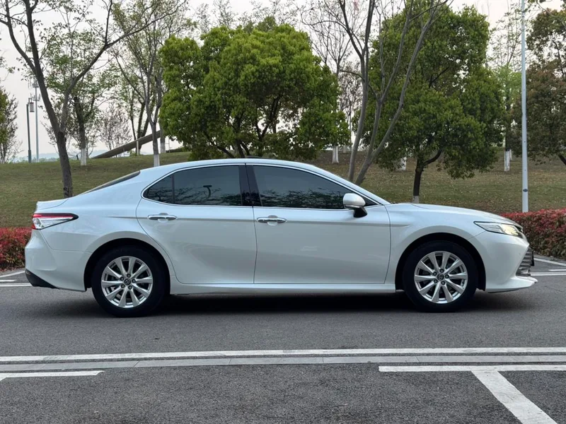 Toyota Camry 2021 2.0G Роскошная версия экстерьер фото 7