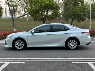 Toyota Camry 2021 2.0G Роскошная версия экстерьер фото 8