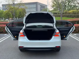 Toyota Camry 2021 2.0G Роскошная версия экстерьер фото 9