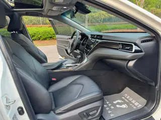 Toyota Camry 2021 2.0G Роскошная версия интерьер фото 11