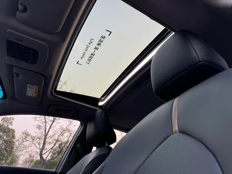 Toyota Camry 2021 2.0G Роскошная версия интерьер фото 14