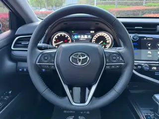 Toyota Camry 2021 2.0G Роскошная версия интерьер фото 18