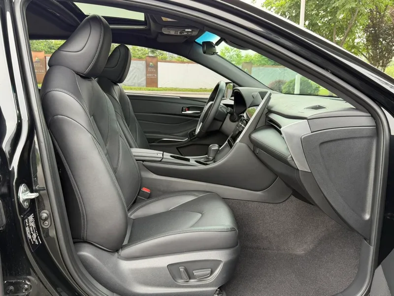 Toyota Avalon 2023 2.0L CVT Luxury Edition interior photo 12