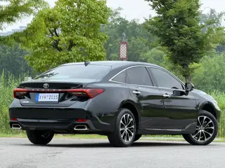 Toyota Avalon 2023 2.0L CVT Luxury Edition interior photo 17