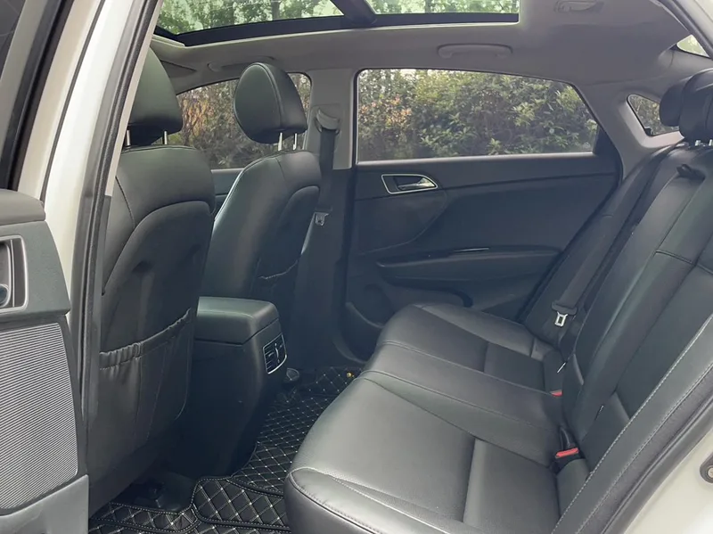 Hyundai Mistra 2016 1.8L Intelligent automatique GLS intérieur photo 12 Hyundai Mistra 2016 1.8L Intelligent automatique GLS intérieur photo 12