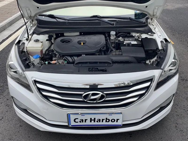 Hyundai Mistra 2016 1.8L Intelligent automatique GLS intérieur photo 17 Hyundai Mistra 2016 1.8L Intelligent automatique GLS intérieur photo 17
