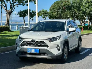 Toyota RAV4 2021 2.0L CVT Moda de tracción en dos ruedas Plus Edición