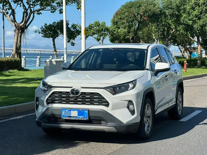 Toyota RAV4 2021 2.0L CVT Two-drive fashion Plus version exterior photo 1 Toyota RAV4 2021 2.0L CVT Two-drive fashion Plus version exterior photo 1
