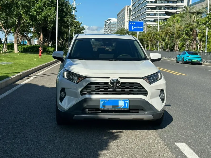 Toyota RAV4 2021 2.0L CVT Two-drive fashion Plus version exterior photo 2 Toyota RAV4 2021 2.0L CVT Two-drive fashion Plus version exterior photo 2