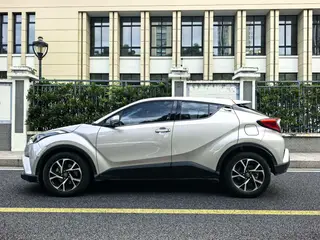 Toyota C-HR 2021 2.0L Luxury Edition exterior photo 3 Toyota C-HR 2021 2.0L Luxury Edition exterior photo 3