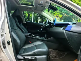 Toyota C-HR 2021 2.0L Luxury Edition interior photo 9 Toyota C-HR 2021 2.0L Luxury Edition interior photo 9