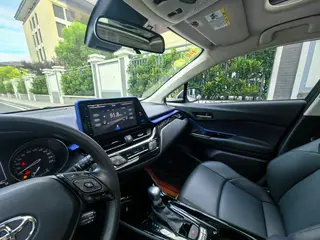 Toyota C-HR 2021 2.0L Luxury Edition interior photo 15 Toyota C-HR 2021 2.0L Luxury Edition interior photo 15