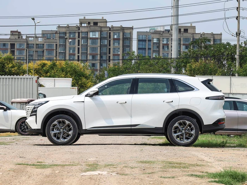 Changan CS75PLUS 2025 Четвертое поколение 1.5T Новый синий кит Интеллектуальное совершенство экстерьер фото 4 Changan CS75PLUS 2025 Четвертое поколение 1.5T Новый синий кит Интеллектуальное совершенство экстерьер фото 4