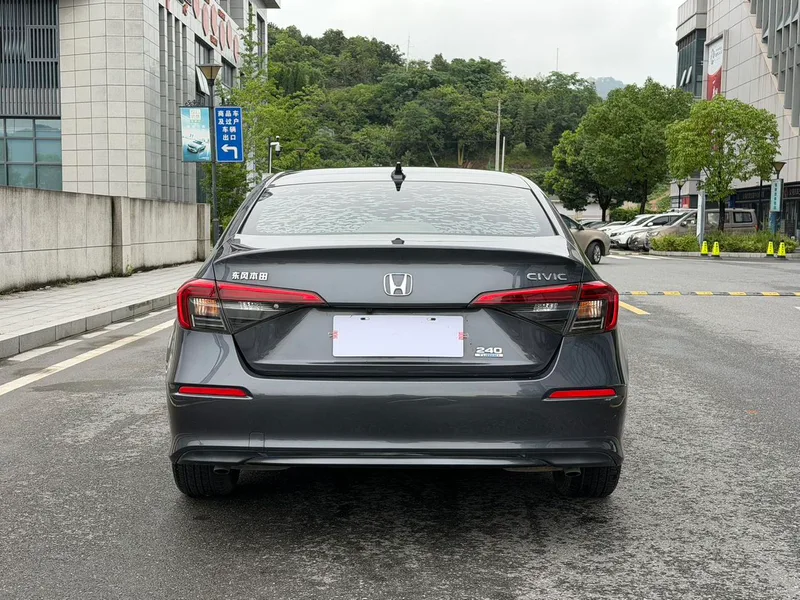 Honda Civic 2022 240TURBO CVT Version dynamique extérieur photo 6