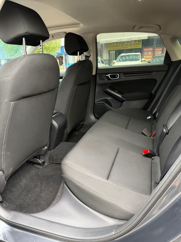 Honda Civic 2022 240TURBO CVT Version dynamique extérieur photo 9