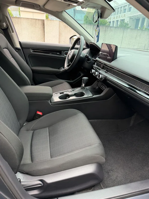 Honda Civic 2022 240TURBO CVT Version dynamique intérieur photo 11